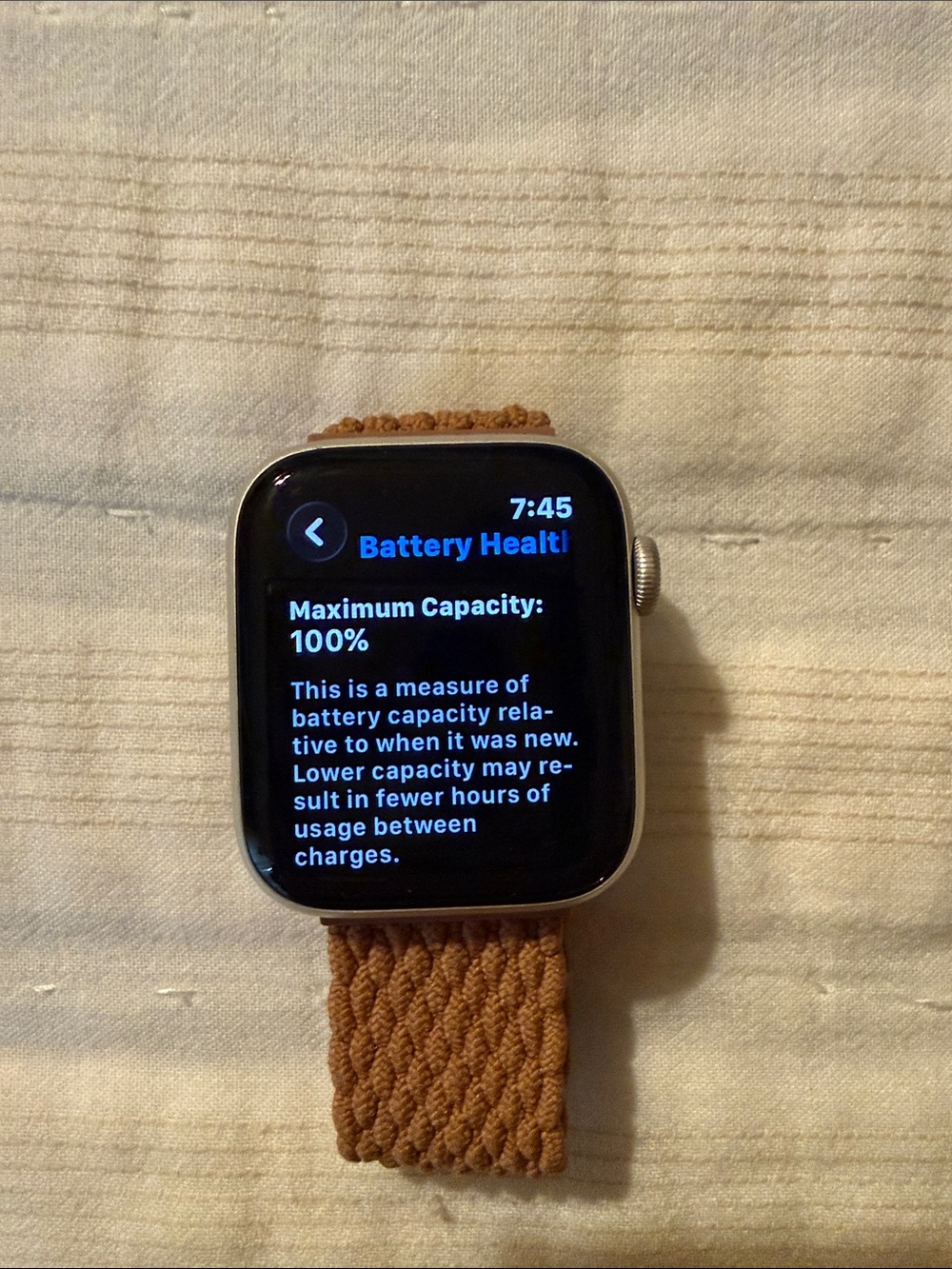 44mm Apple Watch SE (2023) GPS with tan braided strap in excellent condition - Picture 5 of 5